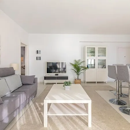 Cozy 2 Bedroom With Magic Sea View *