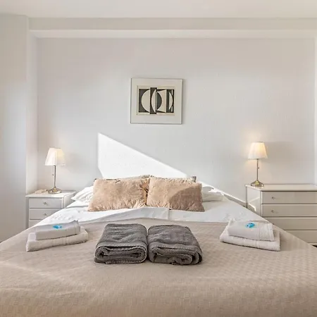 Cozy 2 Bedroom With Magic Sea View *