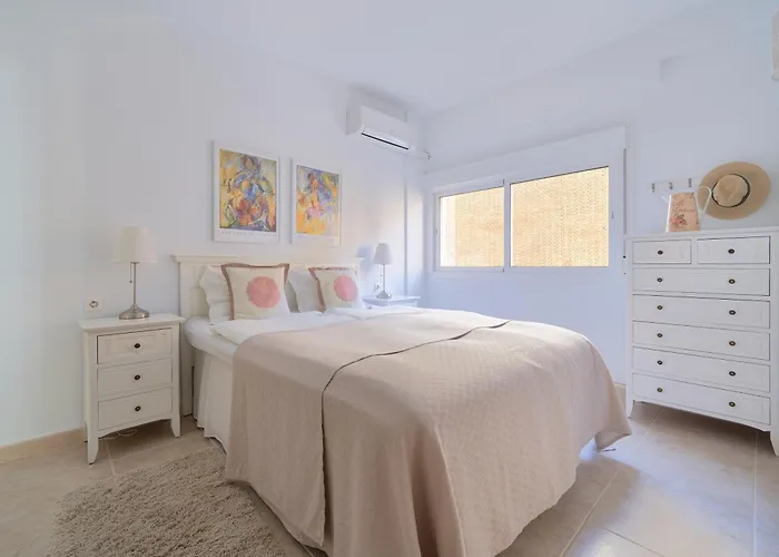 Cozy 2 Bedroom With Magic Sea View شقة *