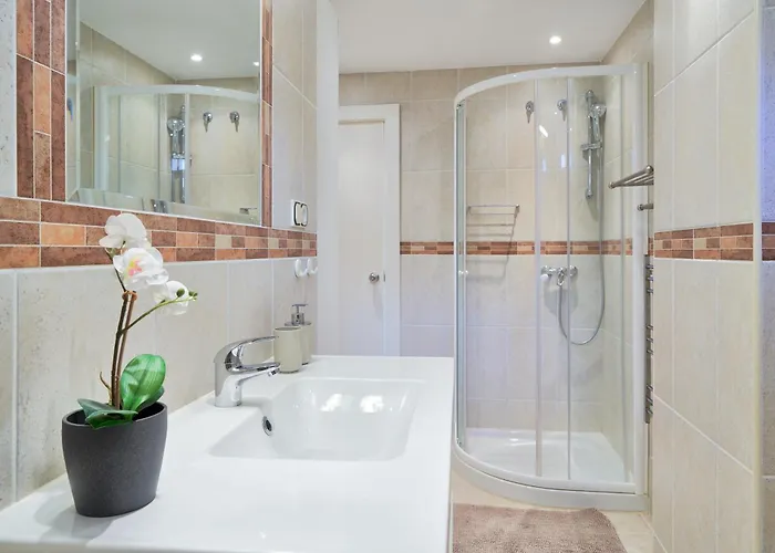 شقة Cozy 2 Bedroom With Magic Sea View