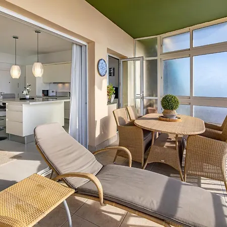 Cozy 2 Bedroom With Magic Sea View *