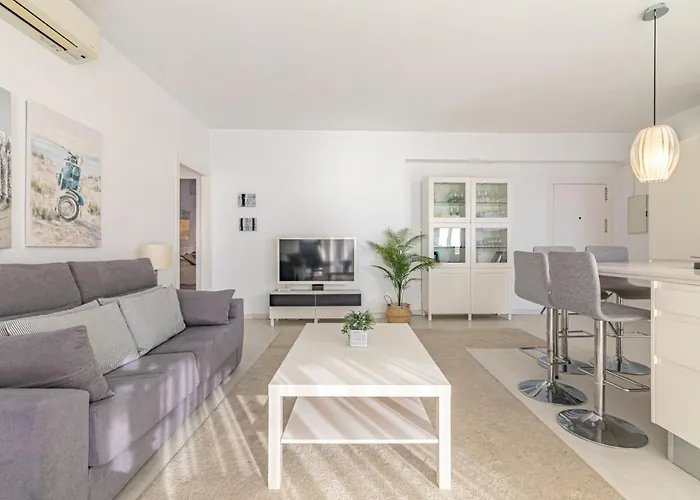 Cozy 2 Bedroom With Magic Sea View *