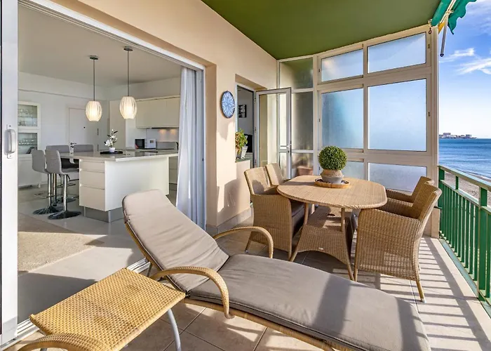 Cozy 2 Bedroom With Magic Sea View *