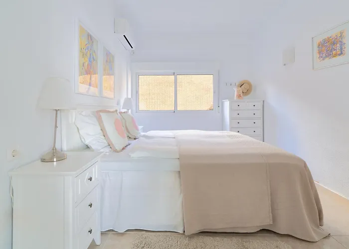 Cozy 2 Bedroom With Magic Sea View