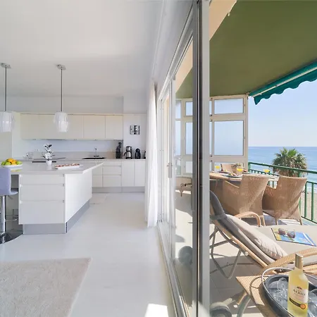 Cozy 2 Bedroom With Magic Sea View Фуэнхирола